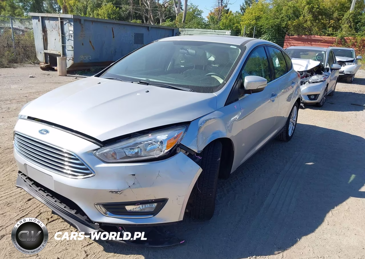 2018 Ford Focus Titanium VIN:1FADP3N27JL326148 - 2