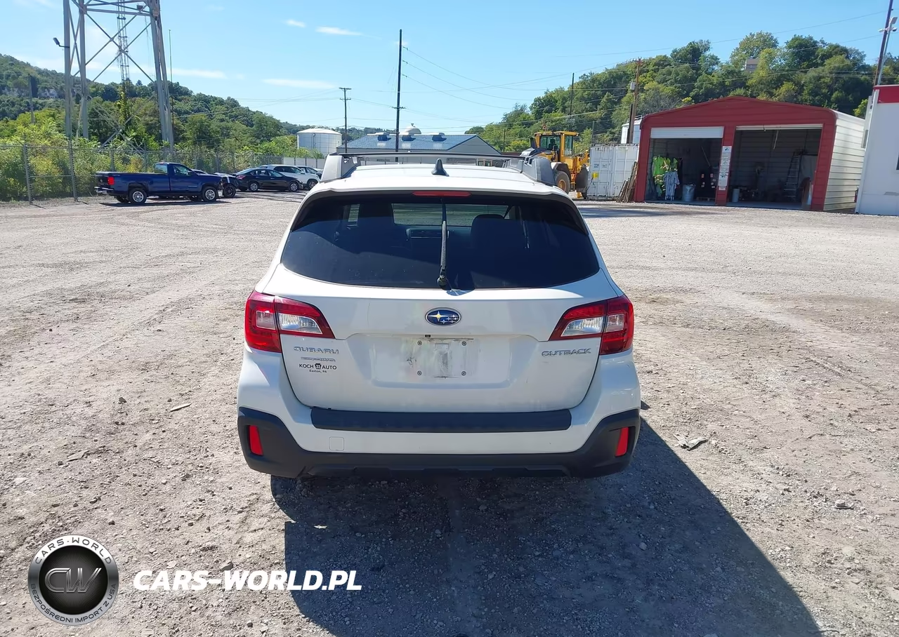 2018 Subaru Outback 2.5I Premium VIN:4S4BSAHC8J3203737 - 17