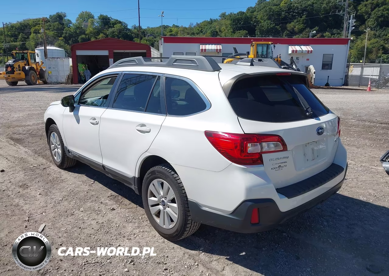 2018 Subaru Outback 2.5I Premium VIN:4S4BSAHC8J3203737 - 3