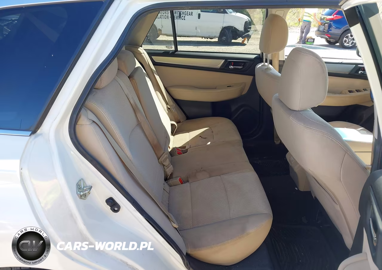 2018 Subaru Outback 2.5I Premium VIN:4S4BSAHC8J3203737 - 8