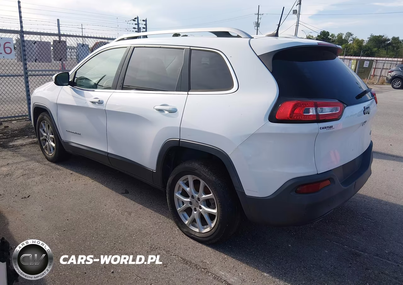 2018 Jeep Cherokee Latitude Fwd VIN:1C4PJLCBXJD566803 - 3