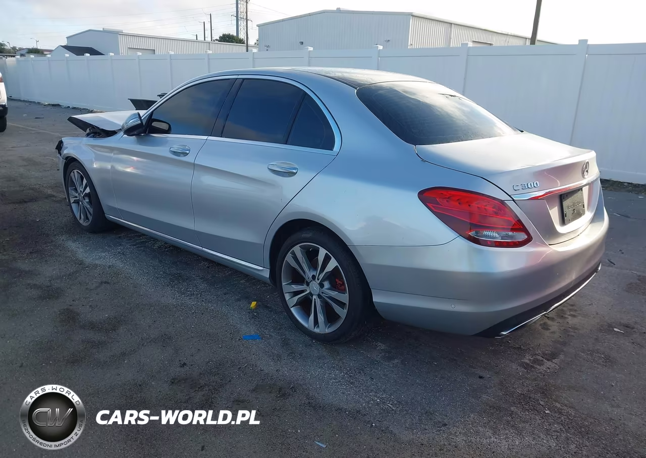 2015 Mercedes-Benz C-Class C 300 VIN:55SWF4JBXFU076771 - 3
