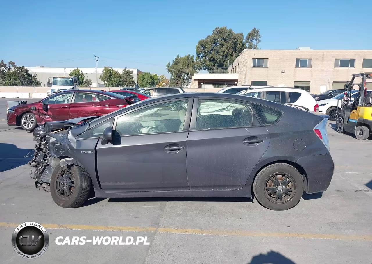 2015 Toyota Prius Two VIN:JTDKN3DU3F0461386 - 14