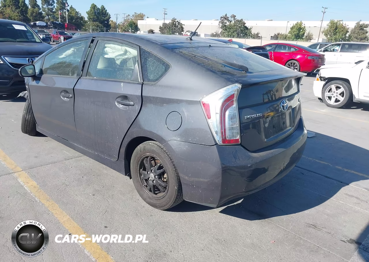 2015 Toyota Prius Two VIN:JTDKN3DU3F0461386 - 3