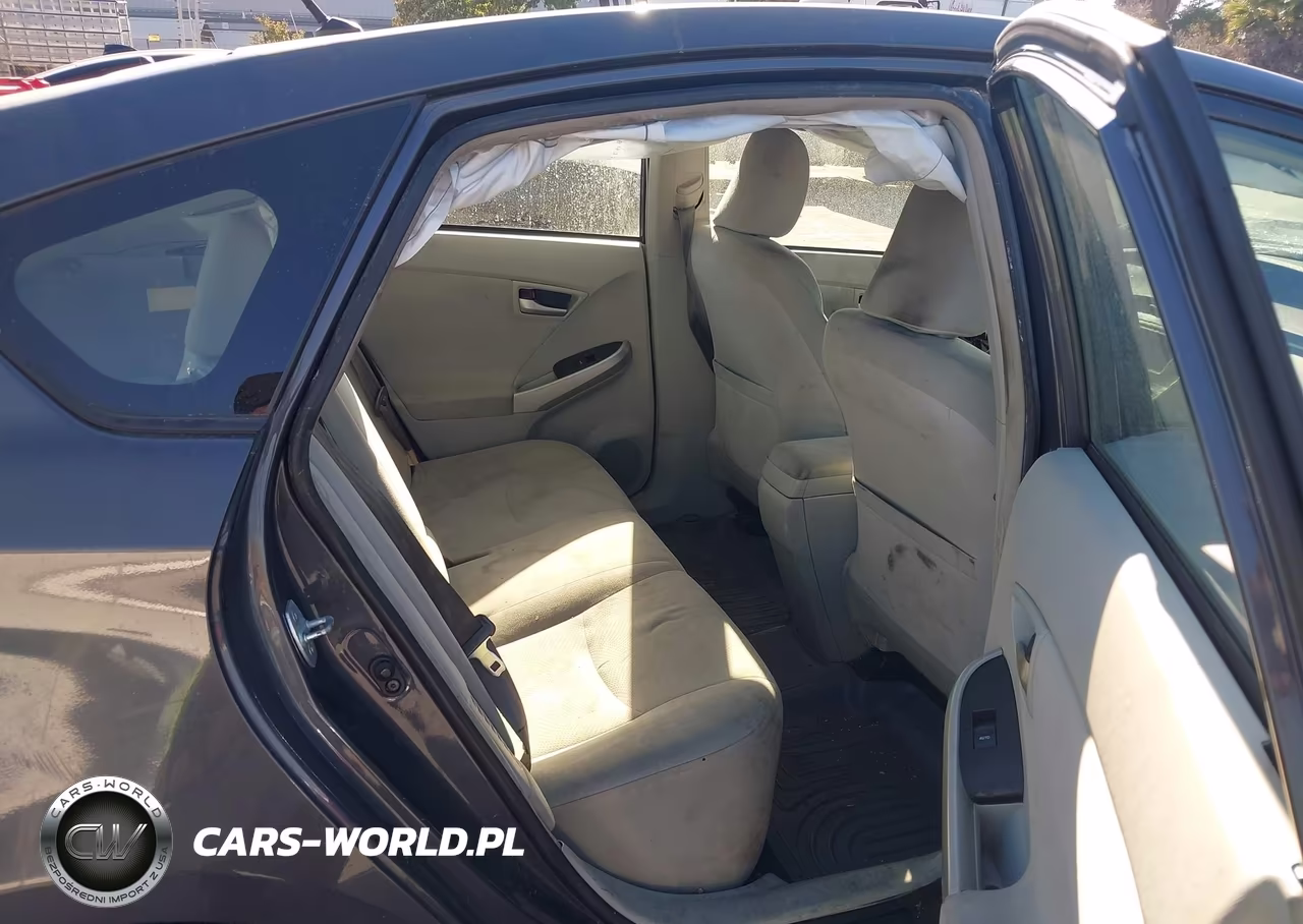 2015 Toyota Prius Two VIN:JTDKN3DU3F0461386 - 8