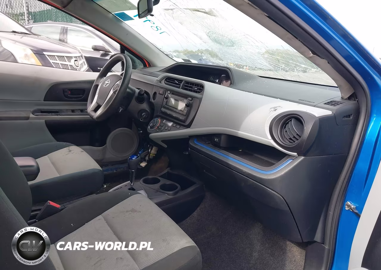 2012 Toyota Prius C VIN:JTDKDTB35C1514480 - 5