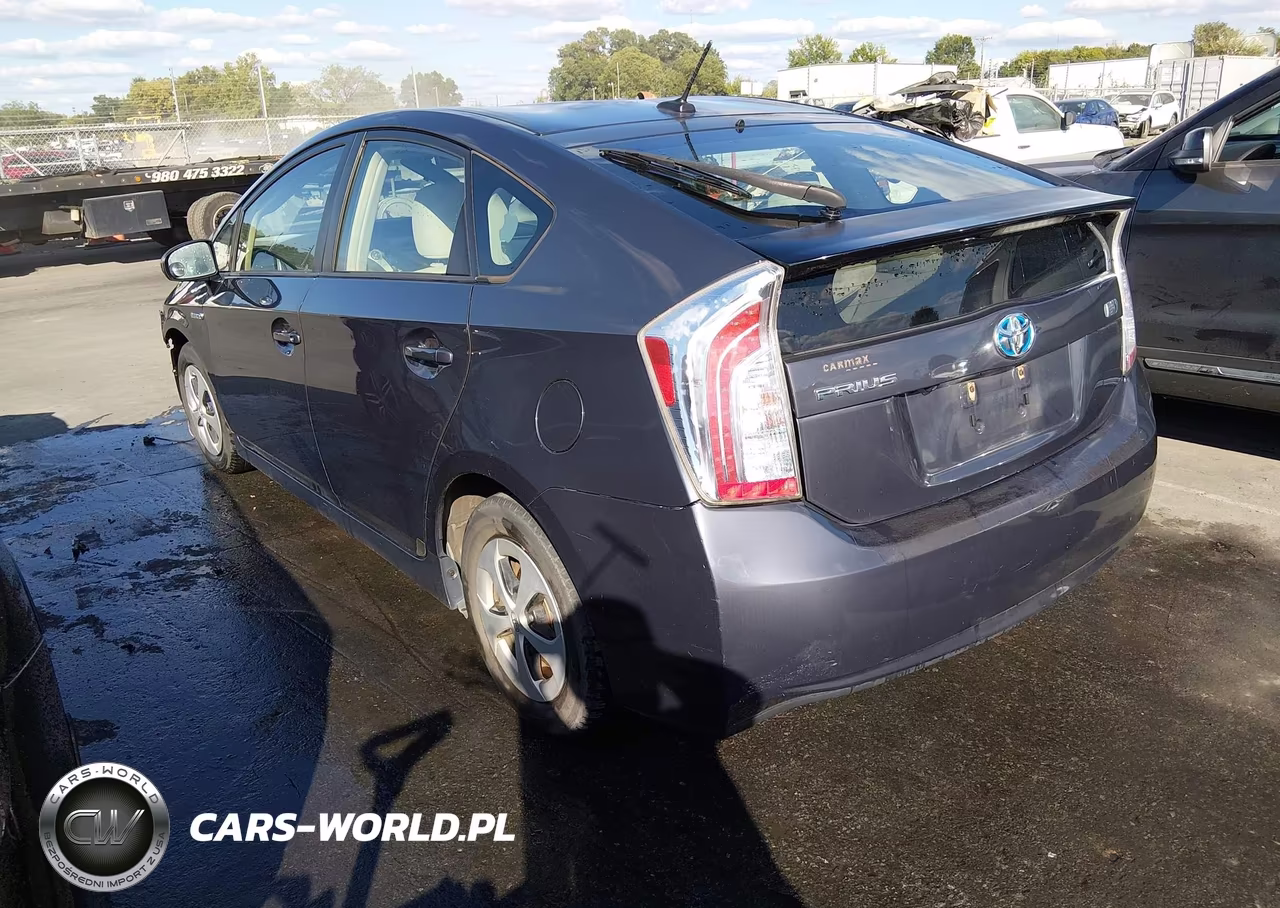 2014 Toyota Prius Three VIN:JTDKN3DU2E1740532 - 3