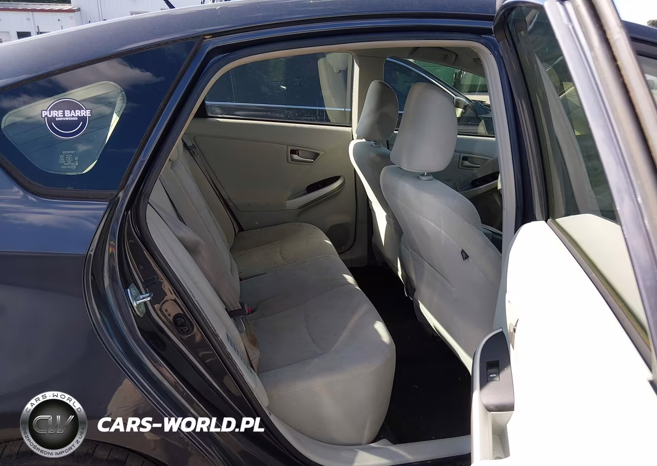 2014 Toyota Prius Three VIN:JTDKN3DU2E1740532 - 8