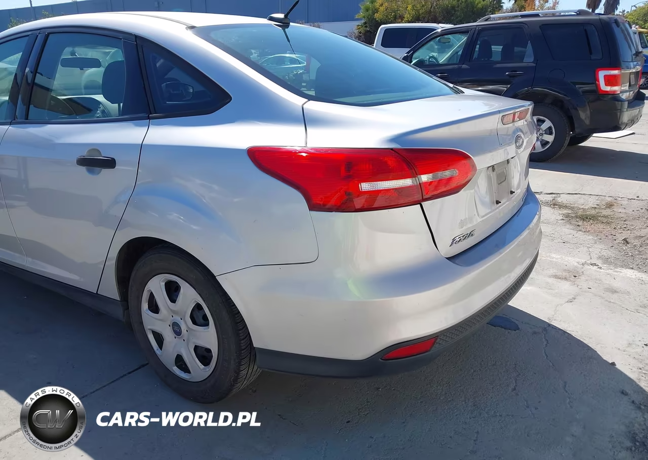 2016 Ford Focus S VIN:1FADP3E28GL383306 - 6
