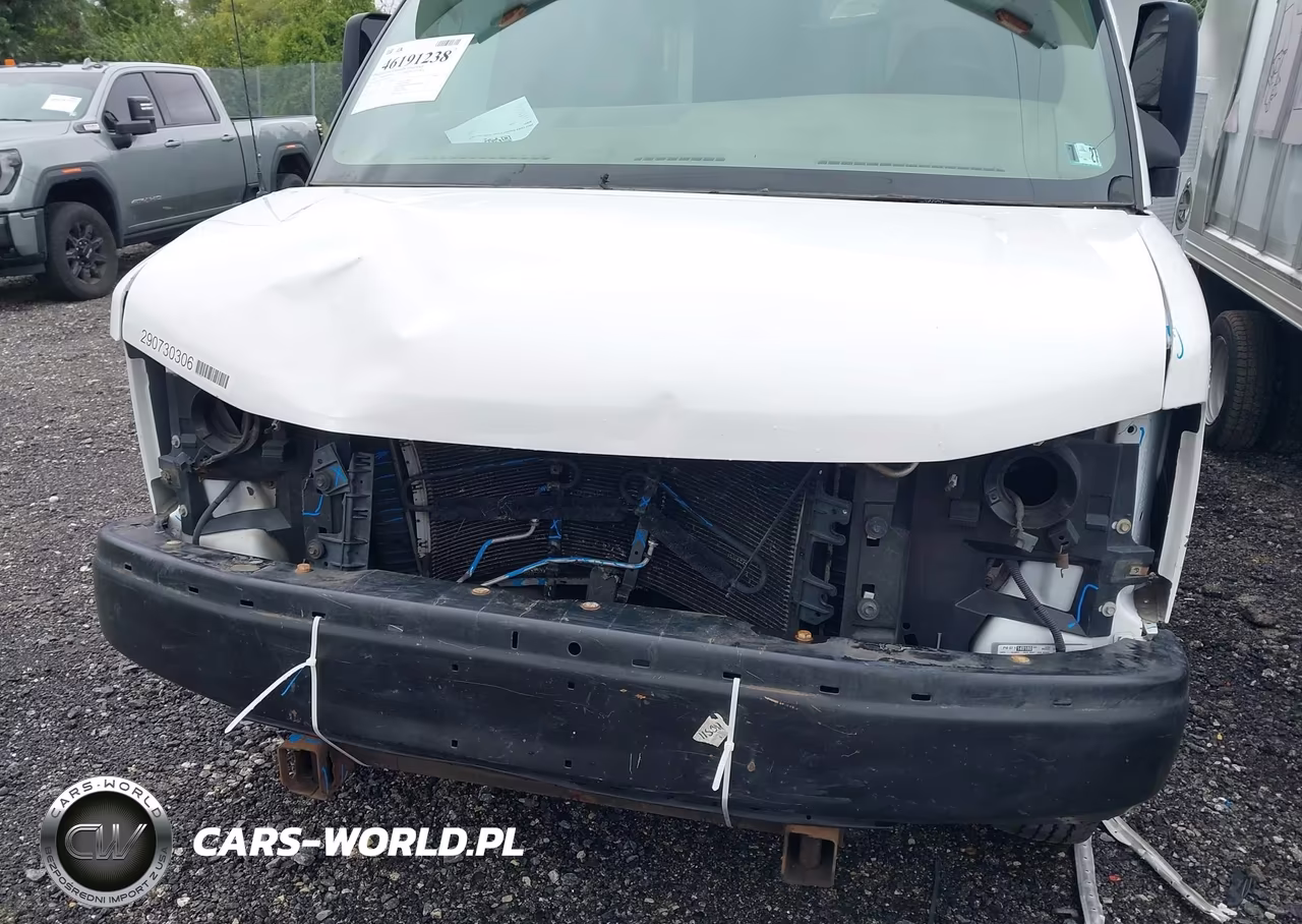 2007 Chevrolet Express Cutaway Work Van VIN:1GBJG31U671235384 - 11