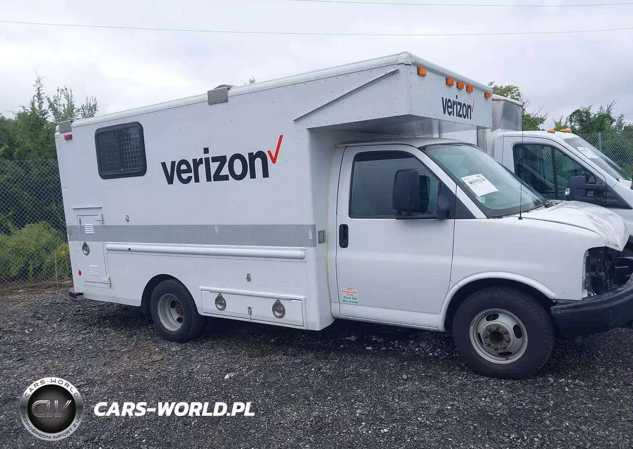 2007 Chevrolet Express Cutaway Work Van VIN:1GBJG31U671235384 - 14