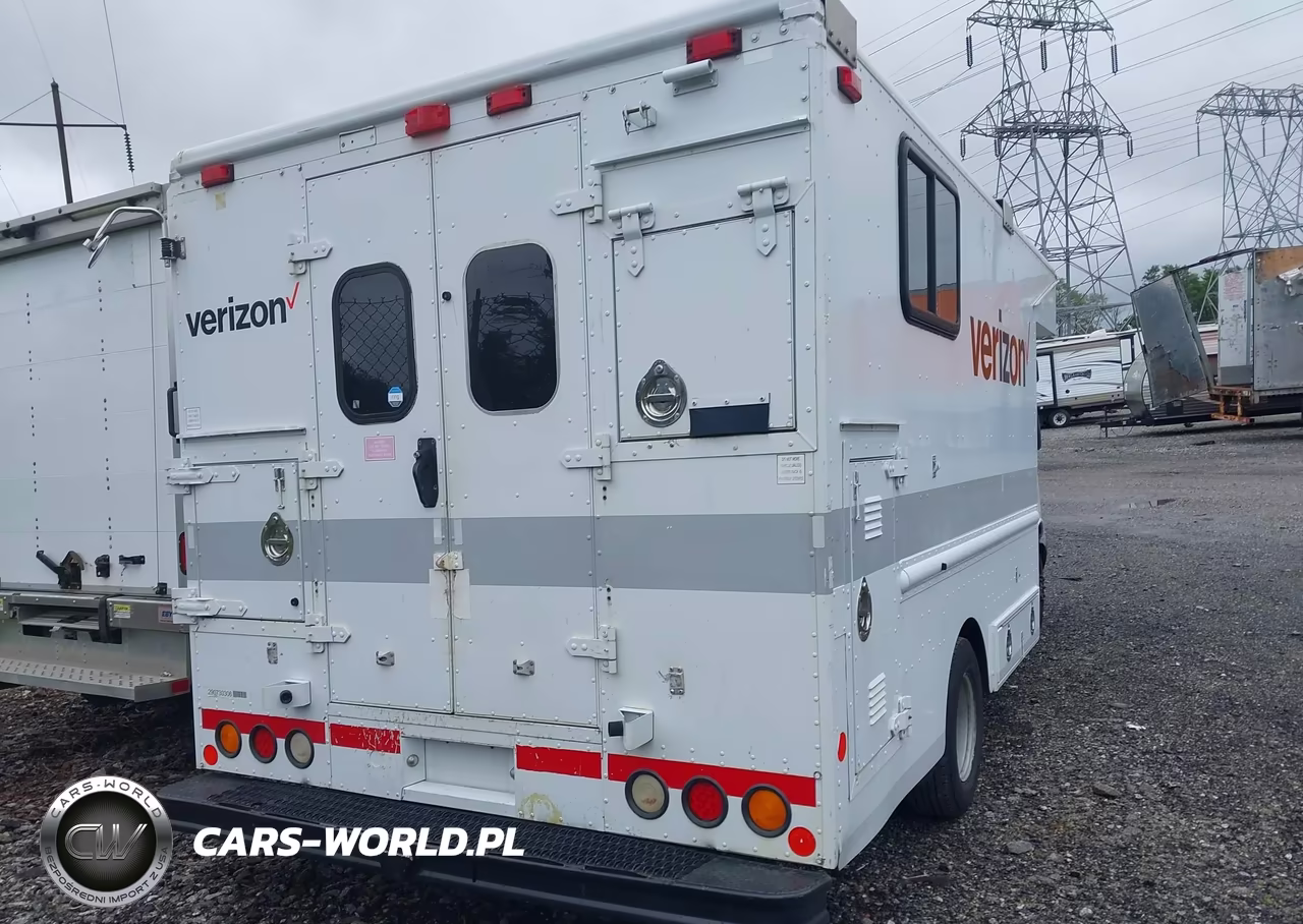 2007 Chevrolet Express Cutaway Work Van VIN:1GBJG31U671235384 - 16