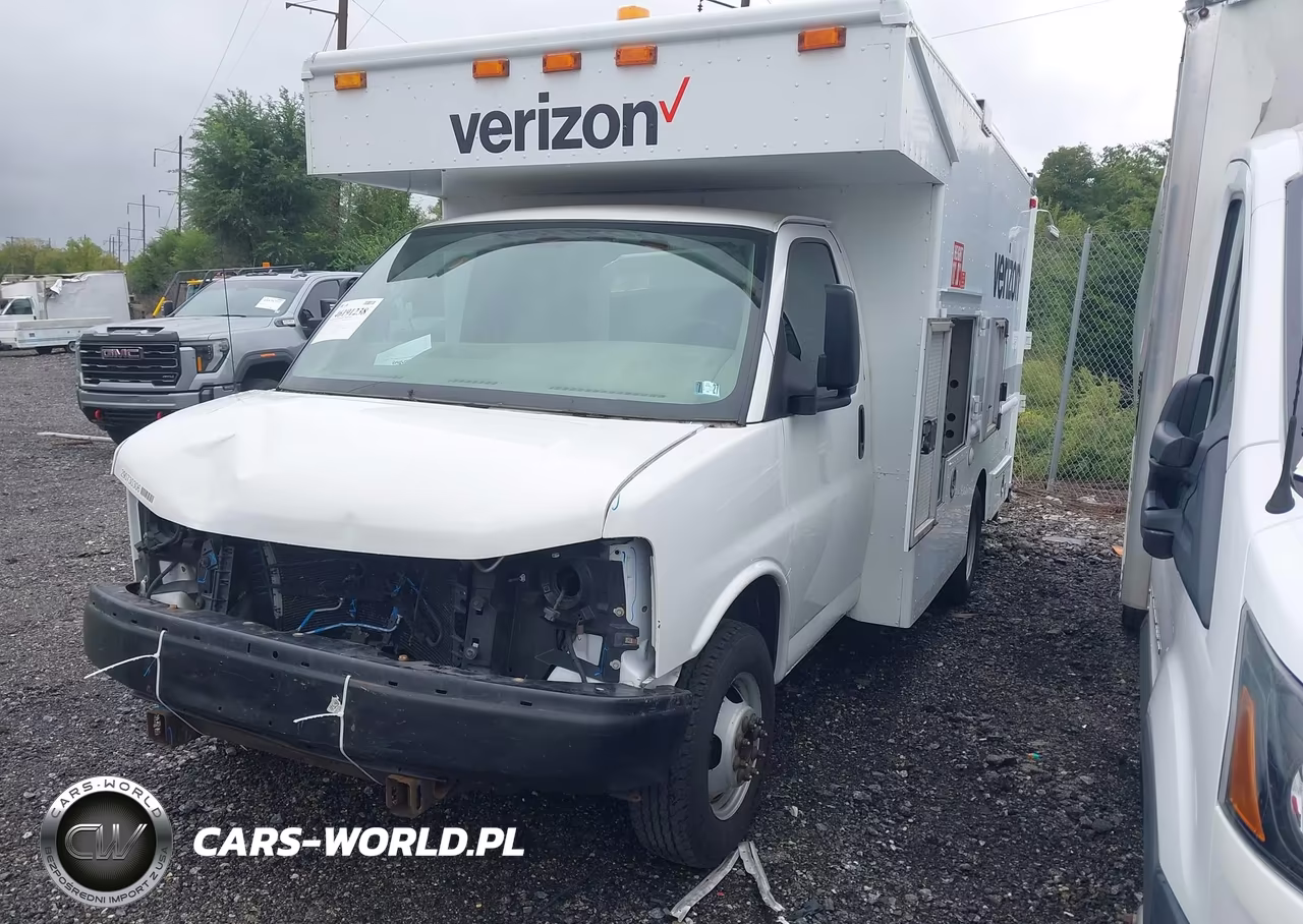 2007 Chevrolet Express Cutaway Work Van VIN:1GBJG31U671235384 - 2