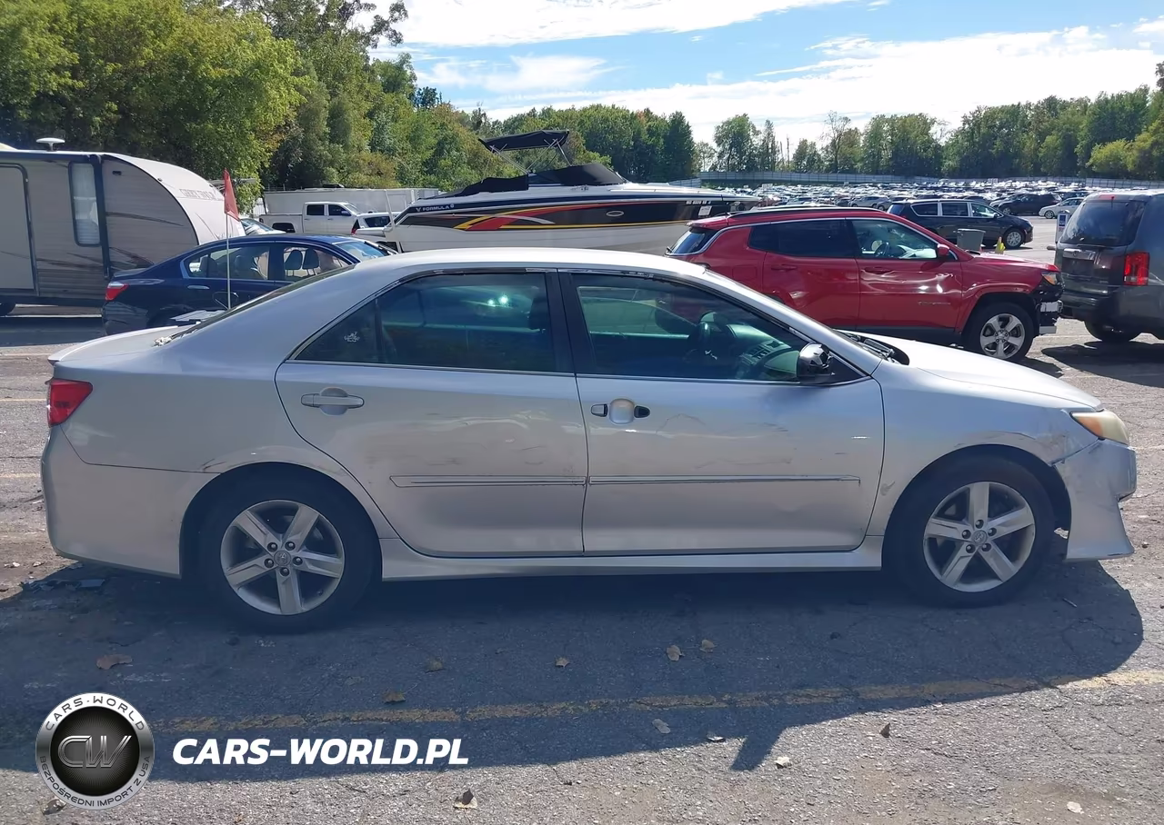 2013 Toyota Camry Se VIN:4T1BF1FK2DU718813 - 13