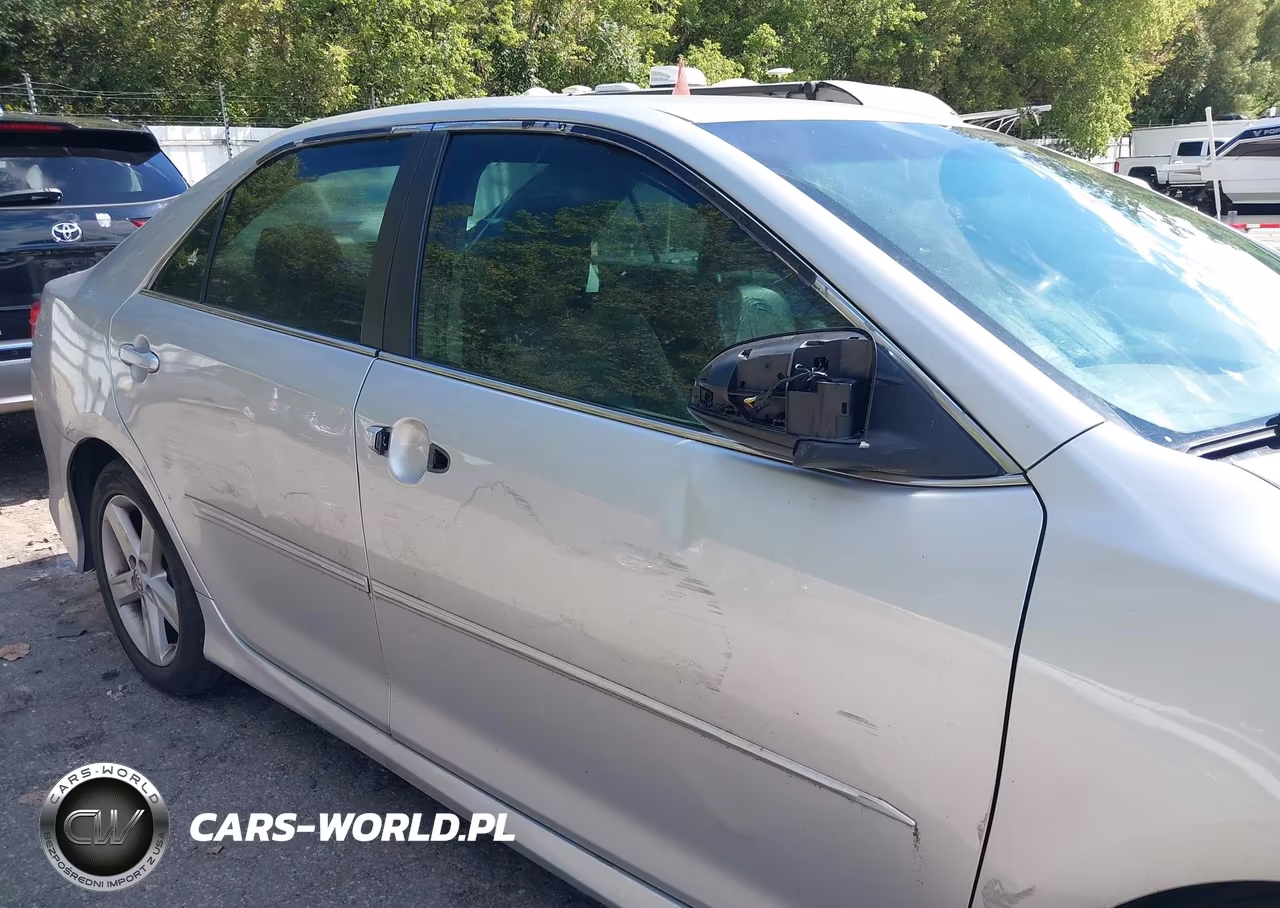 2013 Toyota Camry Se VIN:4T1BF1FK2DU718813 - 17