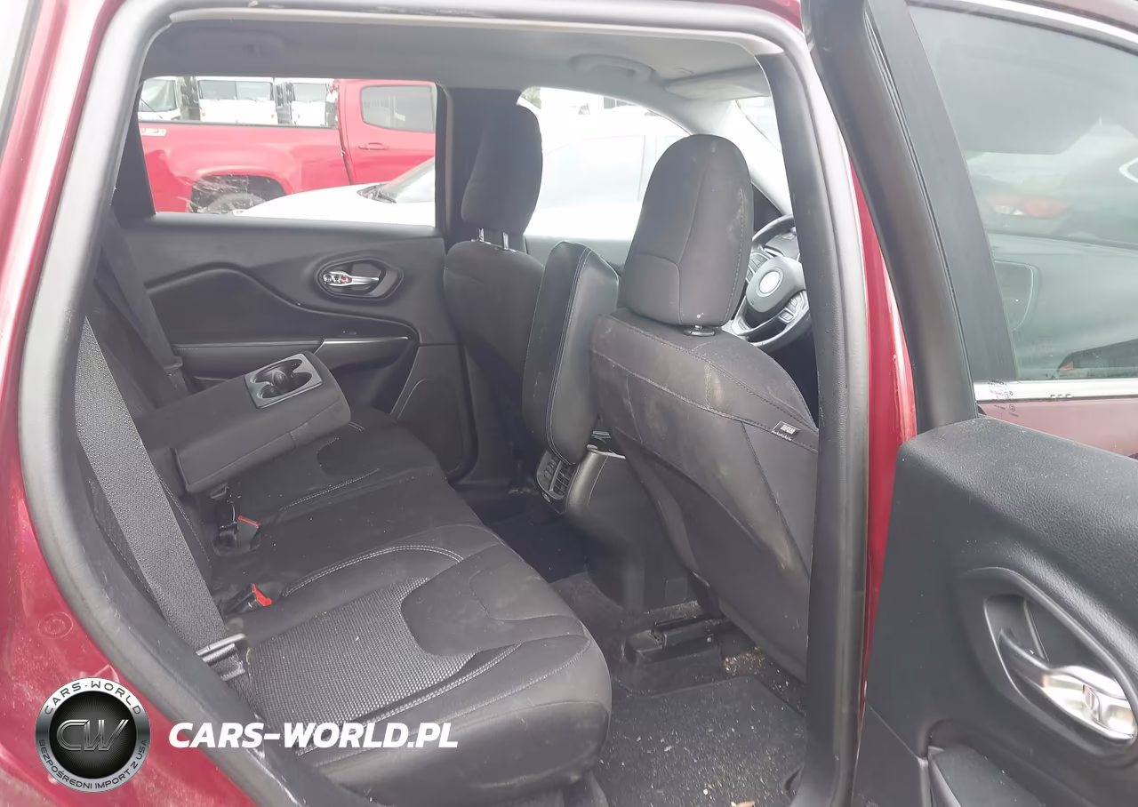 2019 Jeep Cherokee Latitude Fwd VIN:1C4PJLCBXKD148050 - 8