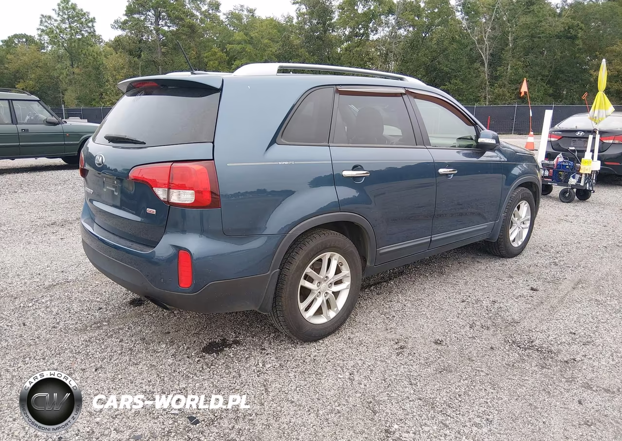 2014 Kia Sorento Lx VIN:5XYKT4A61EG491156 - 4