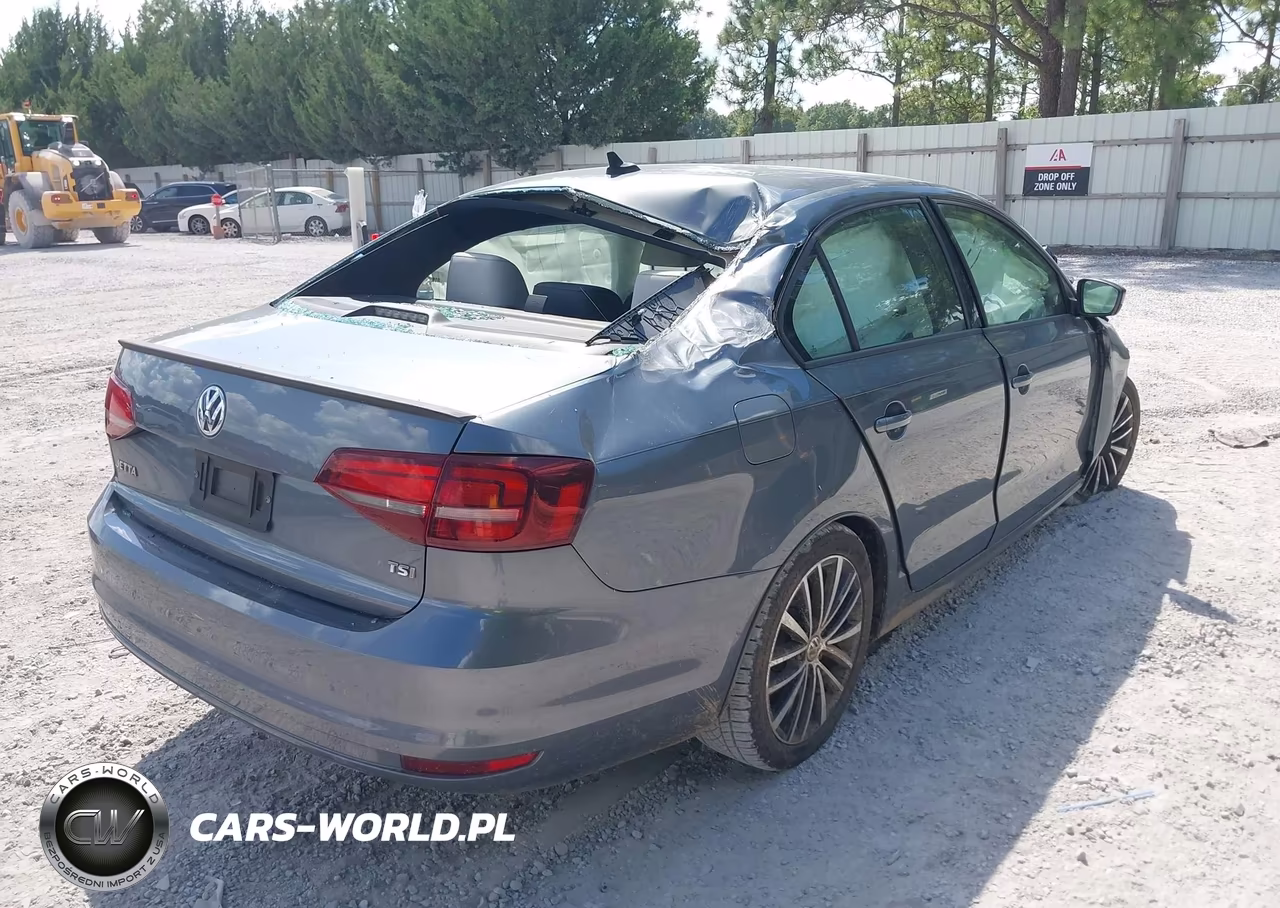 2016 Volkswagen Jetta 1.8T Sport VIN:3VWD17AJ7GM249866 - 4