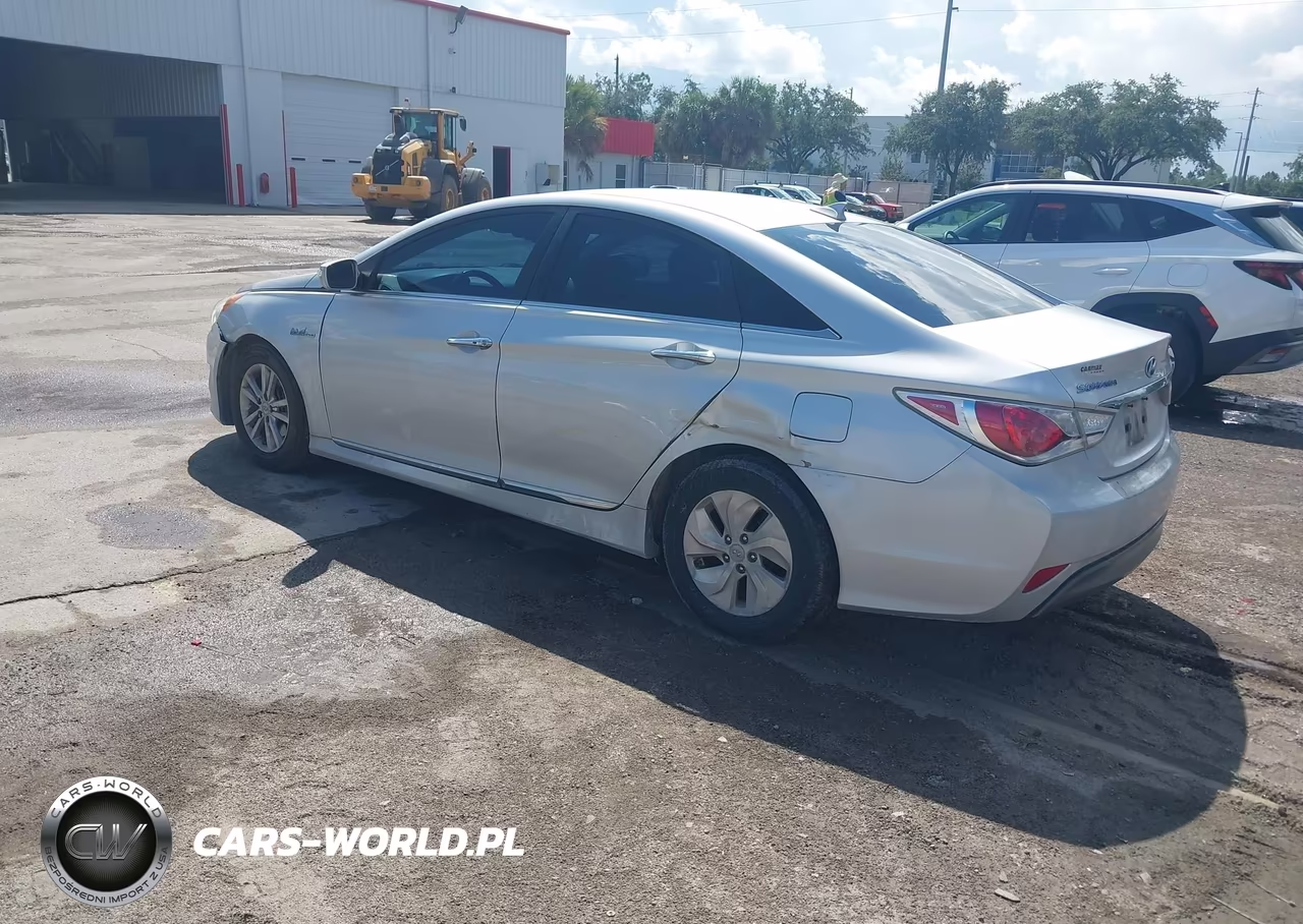 2015 Hyundai Sonata Hybrid VIN:KMHEC4A44FA137981 - 3
