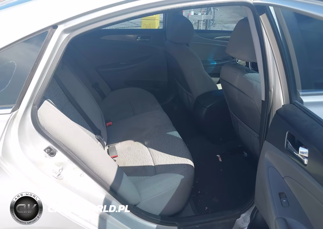 2015 Hyundai Sonata Hybrid VIN:KMHEC4A44FA137981 - 8