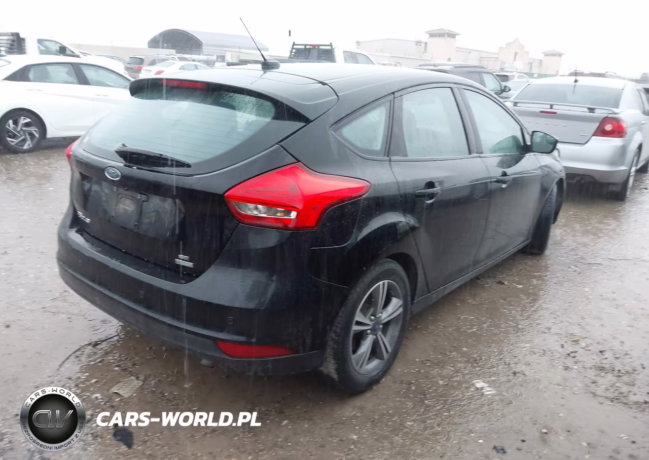 2016 Ford Focus Se VIN:1FADP3KE1GL328789 - 4