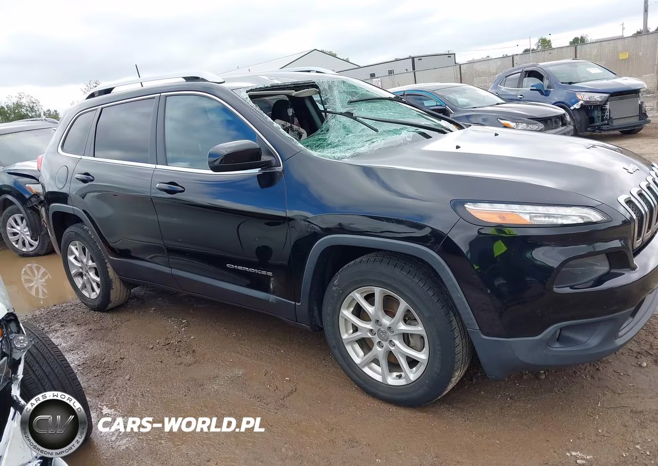 2017 Jeep Cherokee Latitude 4X4 VIN:1C4PJMCS5HW633800 - 13