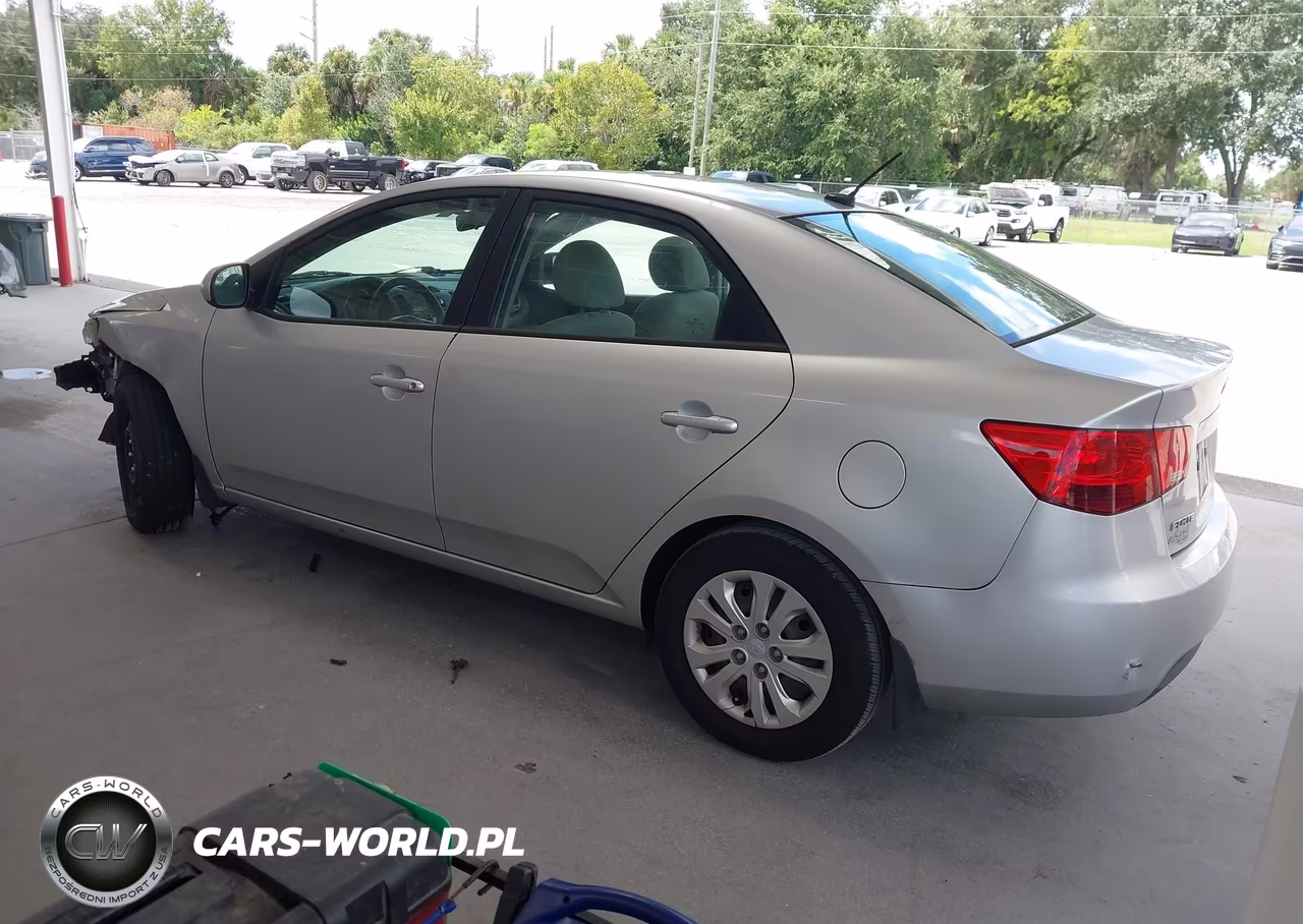 2013 Kia Forte Lx VIN:KNAFT4A20D5719683 - 3
