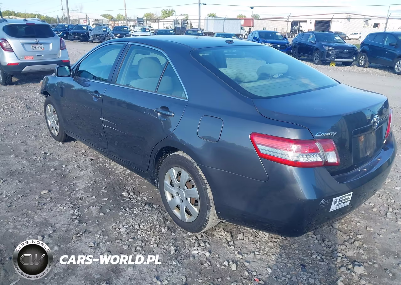 2010 Toyota Camry Le VIN:4T4BF3EKXAR071060 - 3