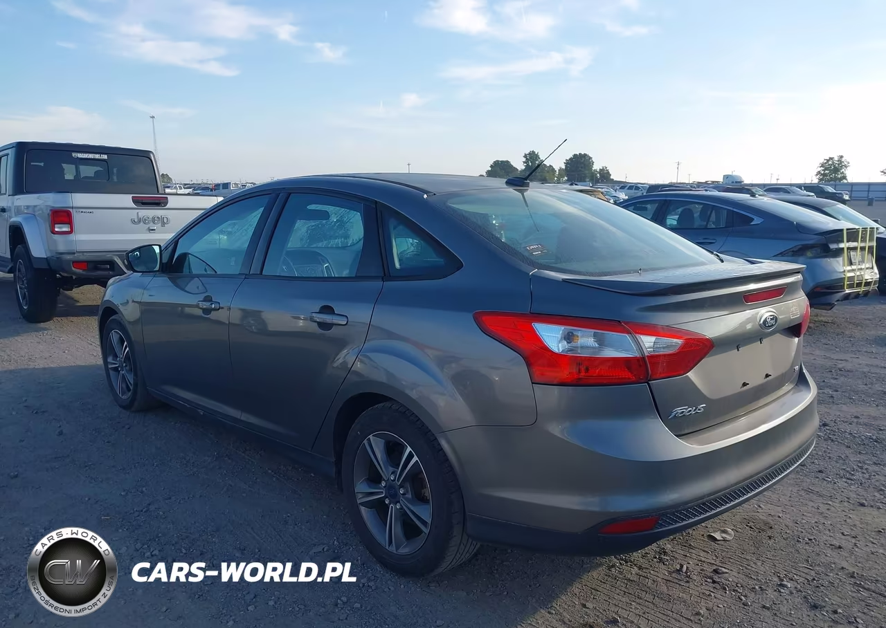 2014 Ford Focus Se VIN:1FADP3F21EL321600 - 3