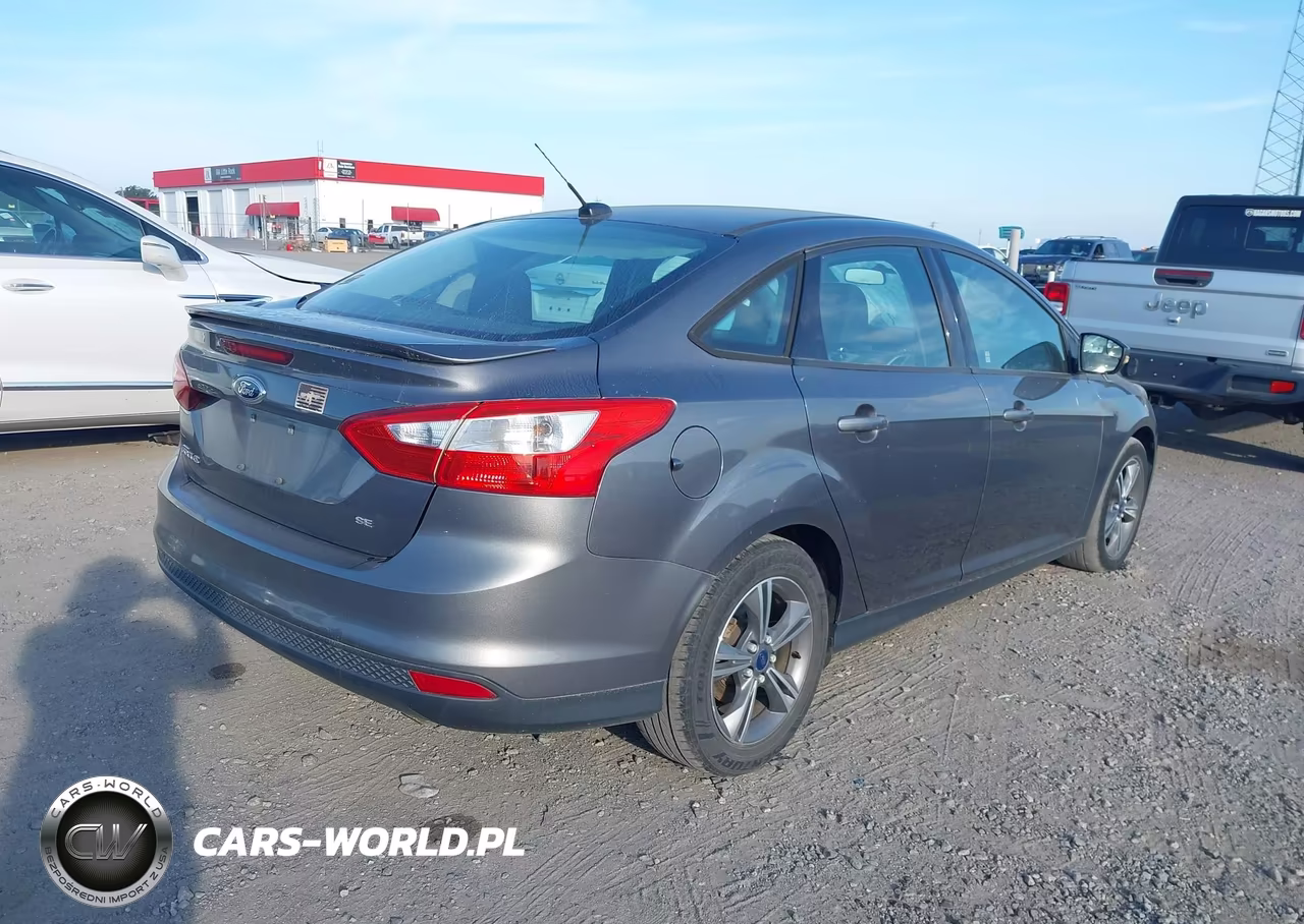 2014 Ford Focus Se VIN:1FADP3F21EL321600 - 4