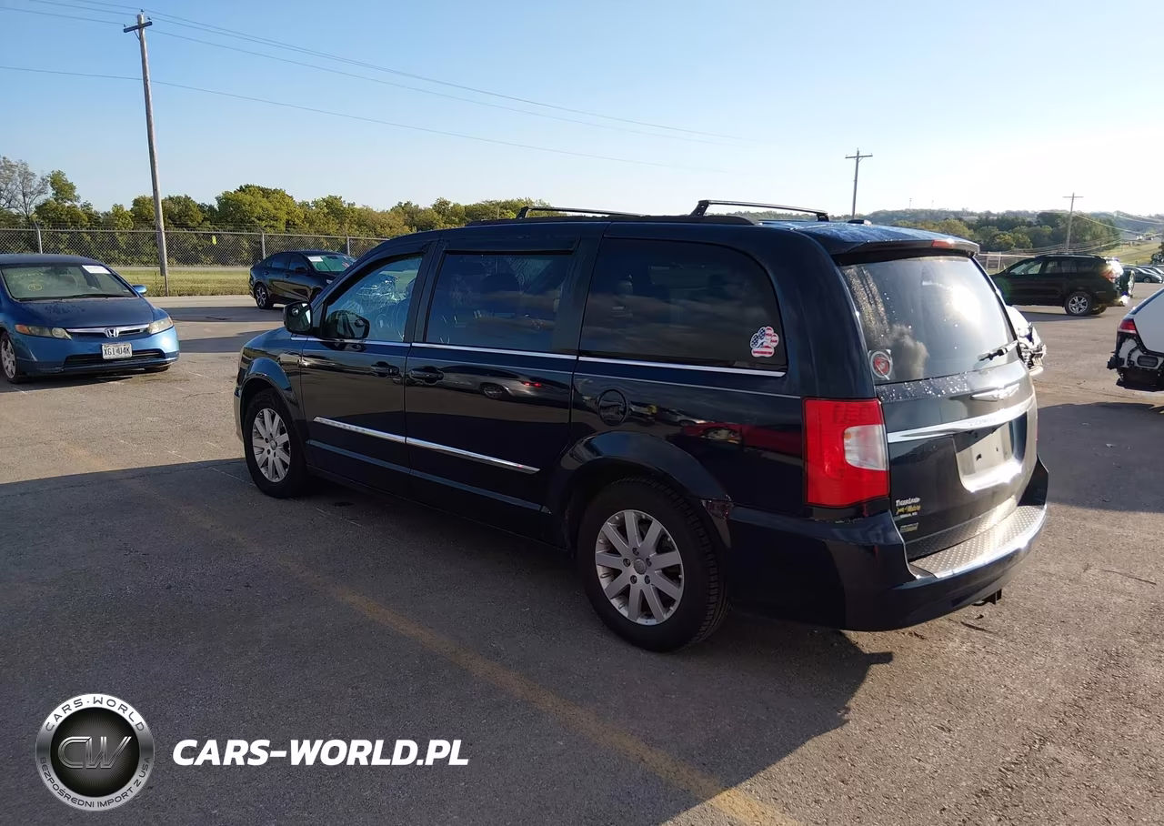 2015 Chrysler Town & Country Touring VIN:2C4RC1BG6FR538330 - 3