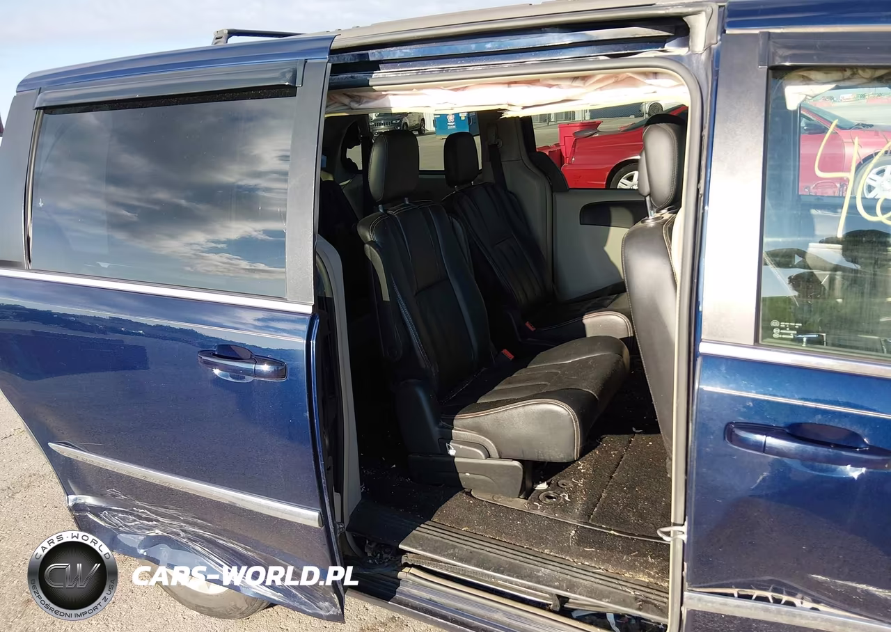 2015 Chrysler Town & Country Touring VIN:2C4RC1BG6FR538330 - 8