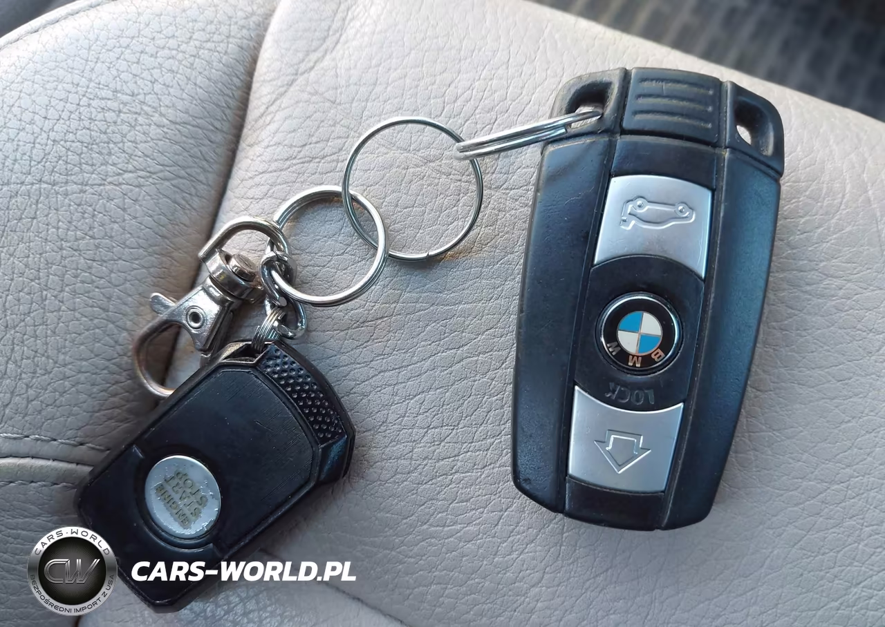 2013 BMW 1 Series 128I VIN:WBAUL7C57DVU10003 - 11