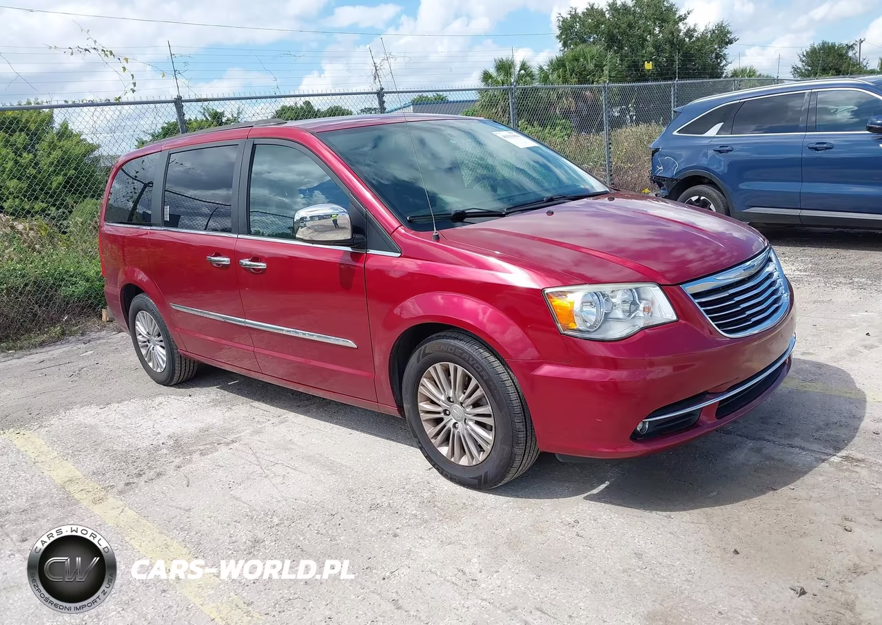 2015 Chrysler Town And Country – zdjęcie 1 z 16