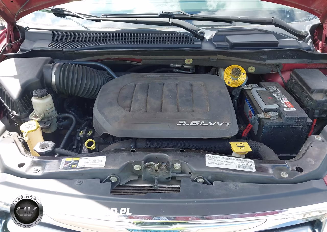 2015 Chrysler Town And Country VIN:2C4RC1CG2FR573025 - 10