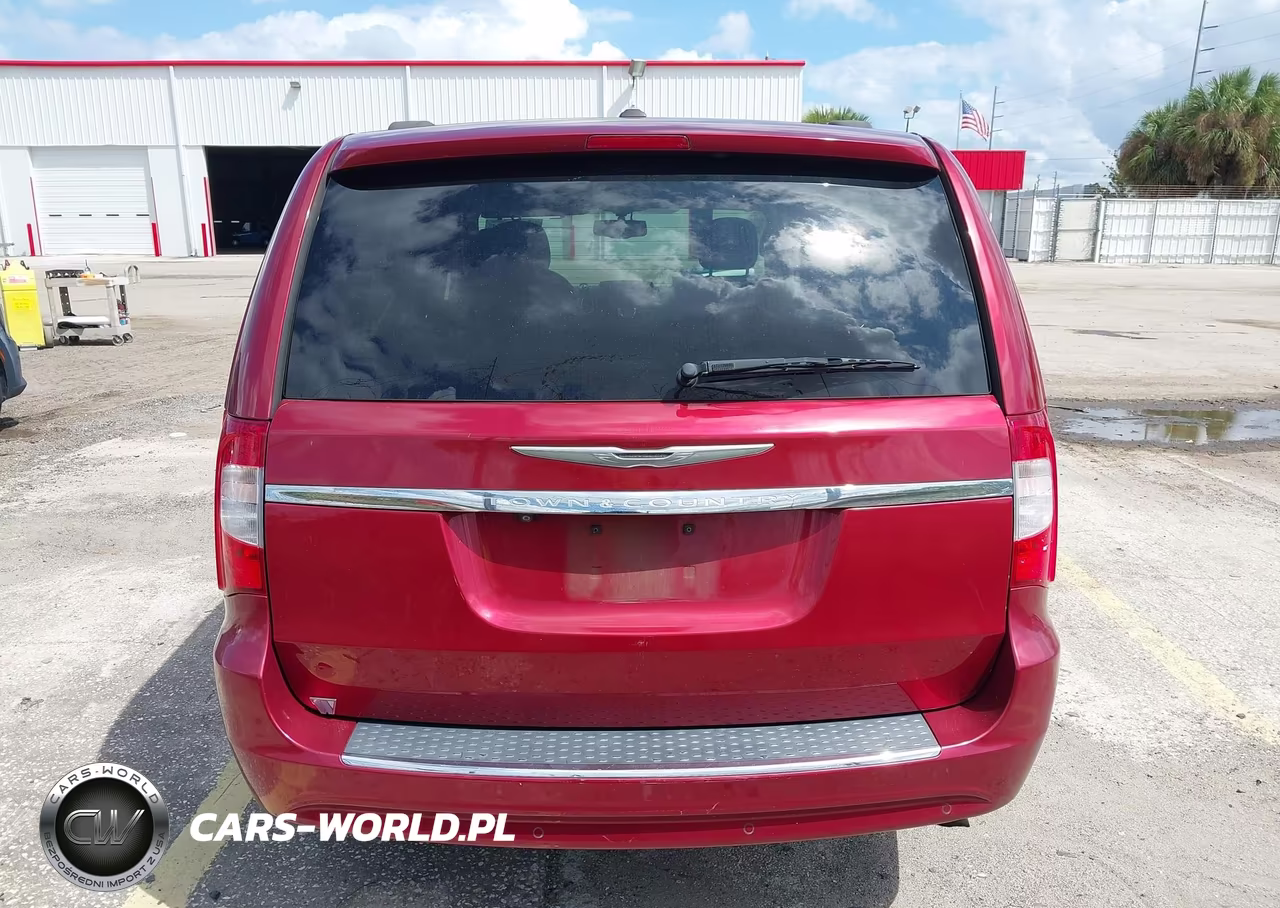 2015 Chrysler Town And Country VIN:2C4RC1CG2FR573025 - 16