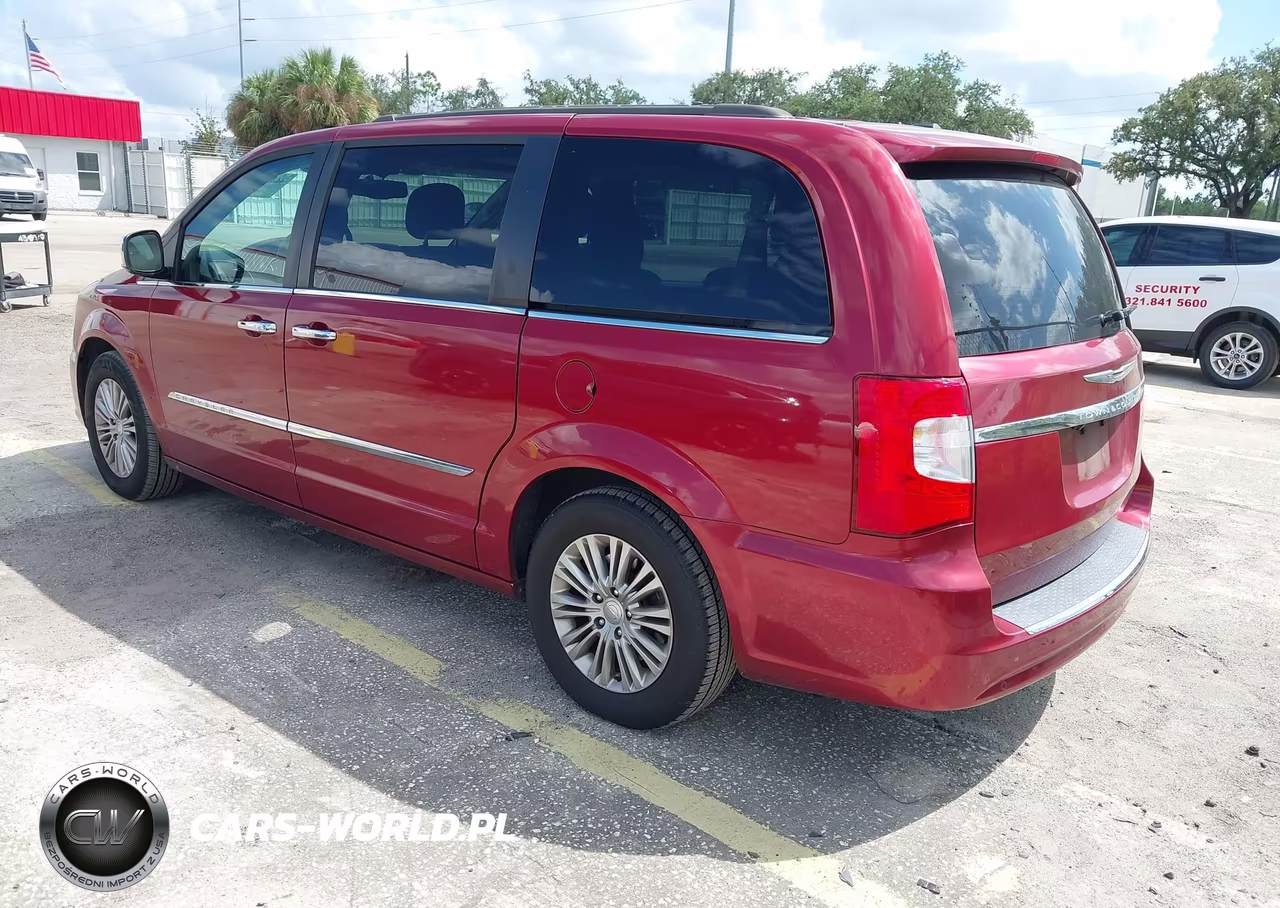 2015 Chrysler Town And Country VIN:2C4RC1CG2FR573025 - 3