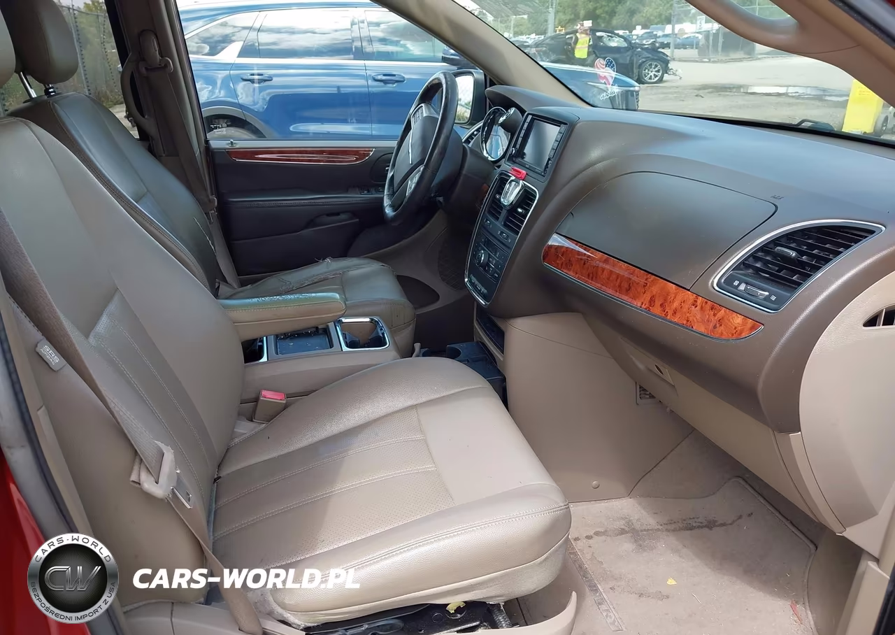 2015 Chrysler Town And Country VIN:2C4RC1CG2FR573025 - 5