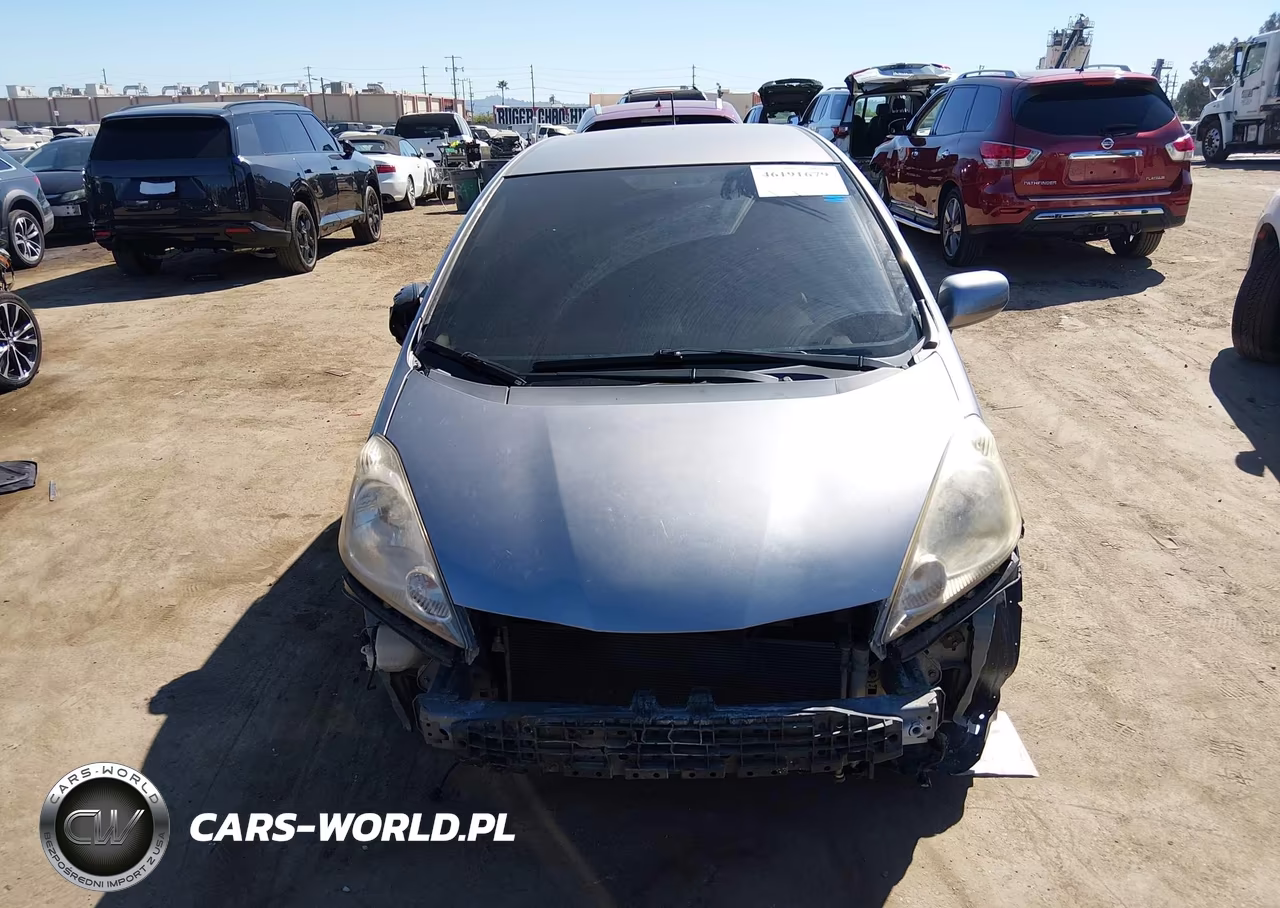 2010 Honda Fit Sport VIN:JHMGE8H49AC013950 - 13