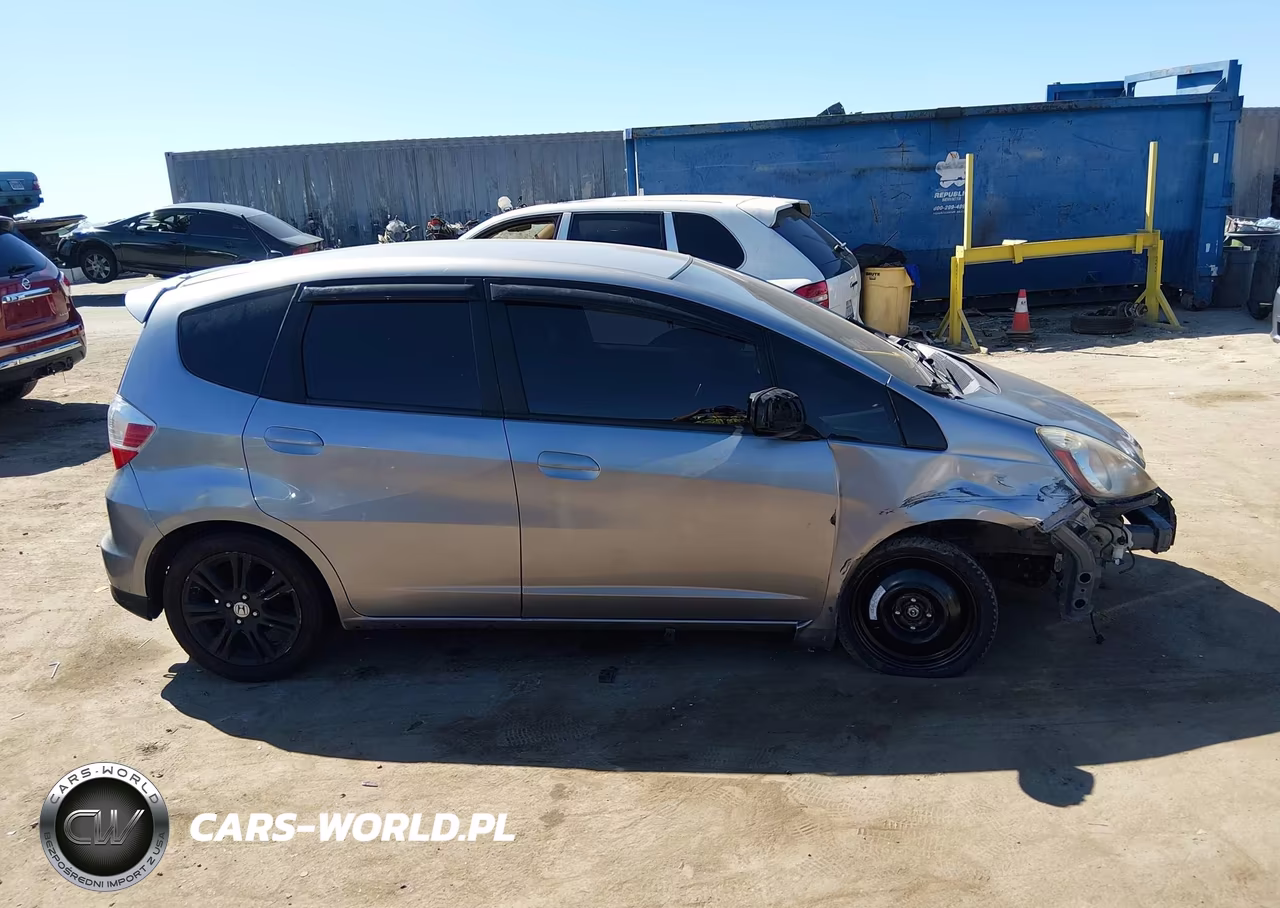 2010 Honda Fit Sport VIN:JHMGE8H49AC013950 - 14