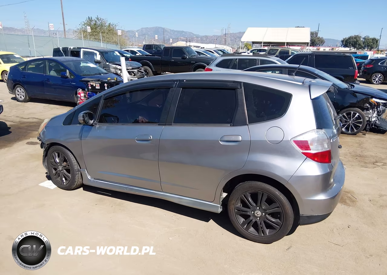2010 Honda Fit Sport VIN:JHMGE8H49AC013950 - 15