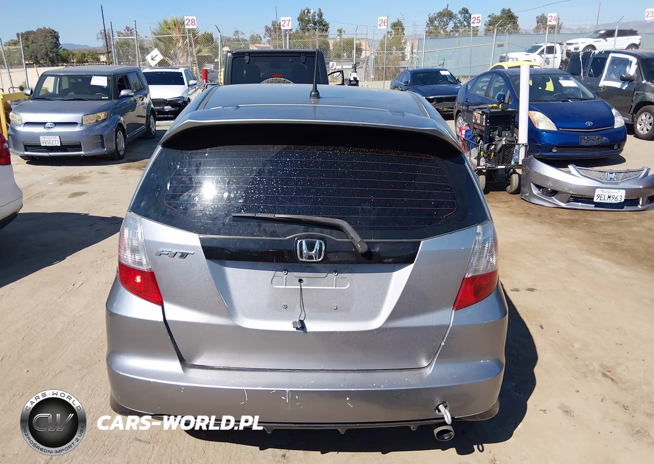 2010 Honda Fit Sport VIN:JHMGE8H49AC013950 - 17