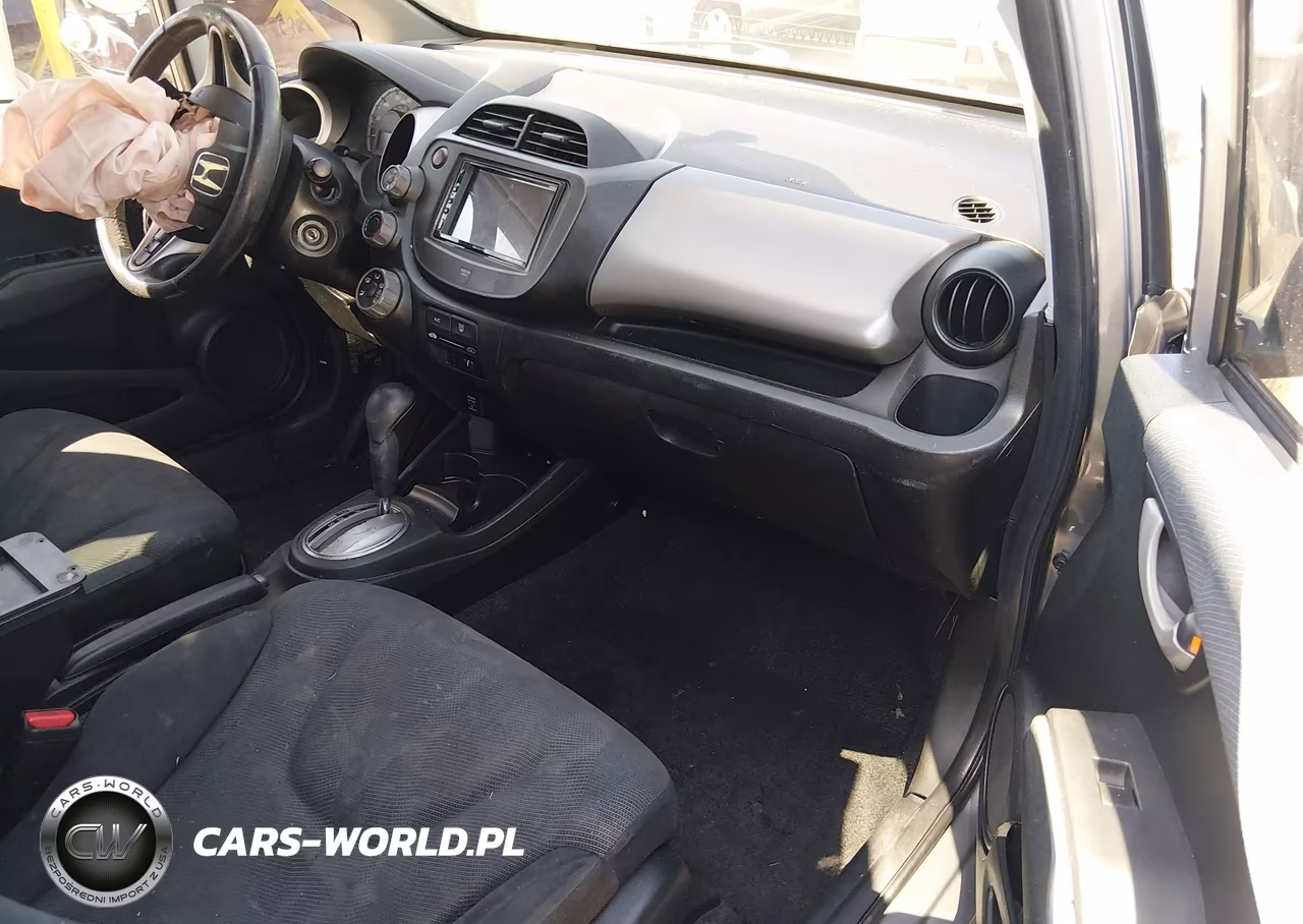 2010 Honda Fit Sport VIN:JHMGE8H49AC013950 - 5
