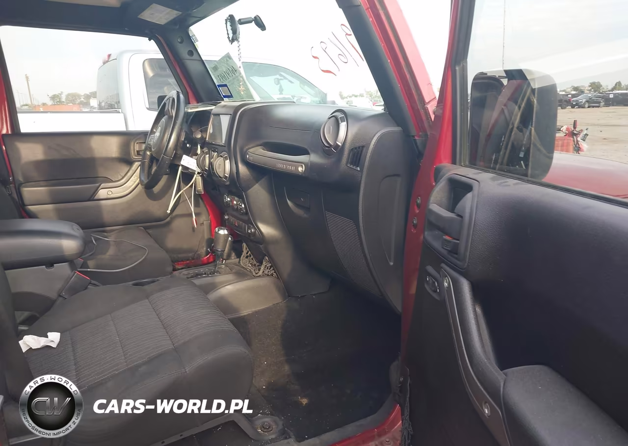 2011 Jeep Wrangler Unlimited Sport VIN:1J4HA3H1XBL532138 - 5