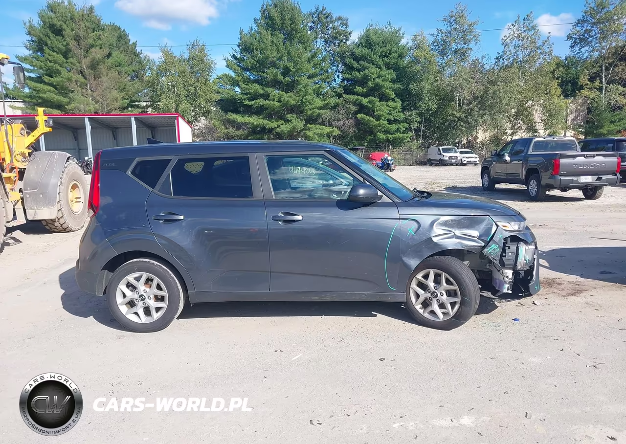 2020 Kia Soul S VIN:KNDJ23AU0L7006880 - 13