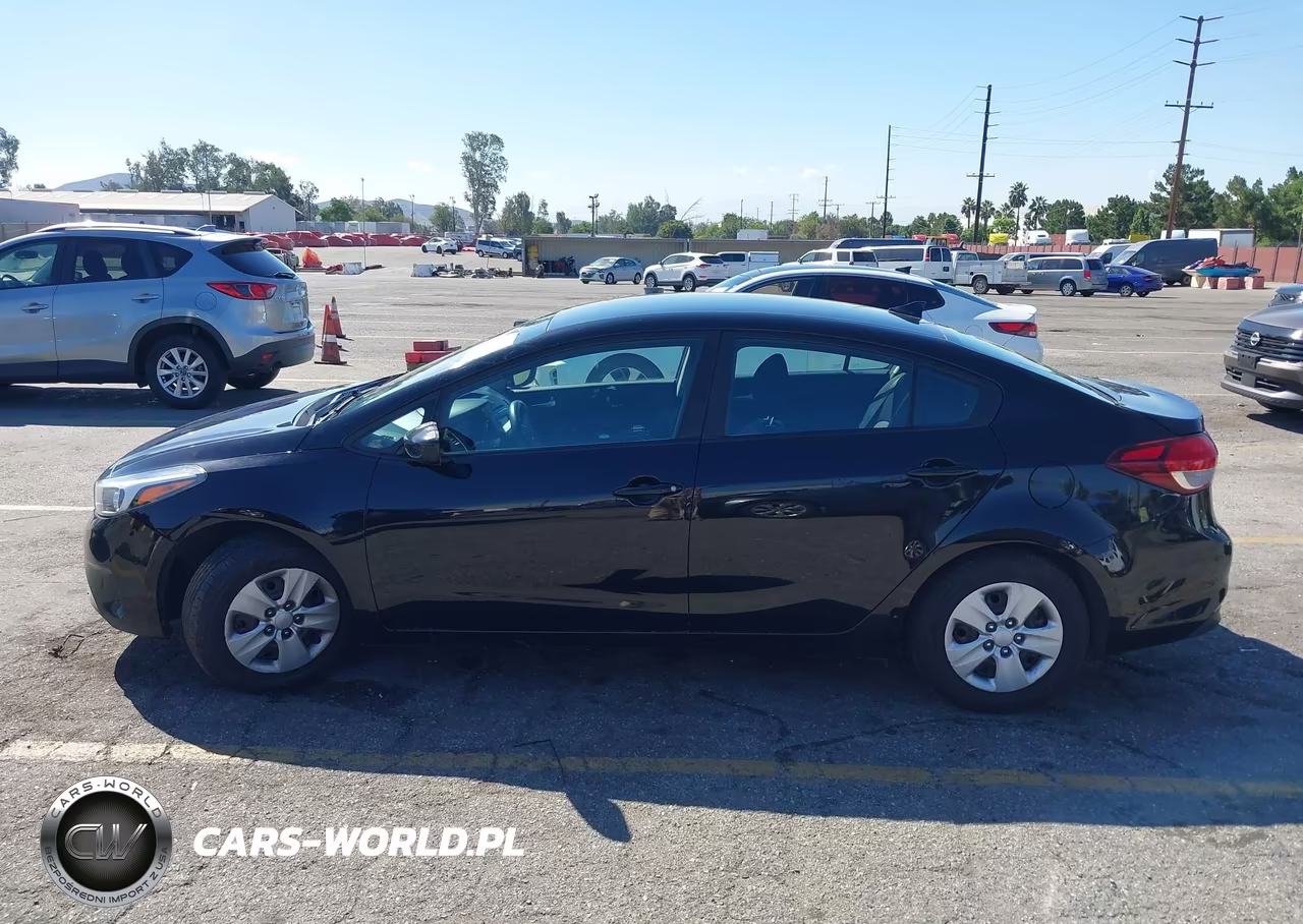 2018 Kia Forte Lx VIN:3KPFK4A75JE251662 - 14