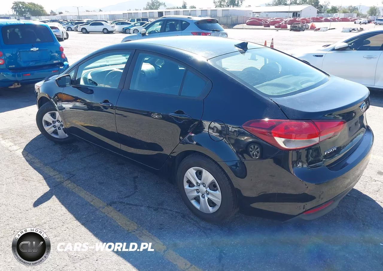 2018 Kia Forte Lx VIN:3KPFK4A75JE251662 - 3