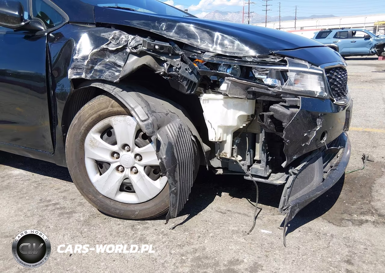 2018 Kia Forte Lx VIN:3KPFK4A75JE251662 - 6