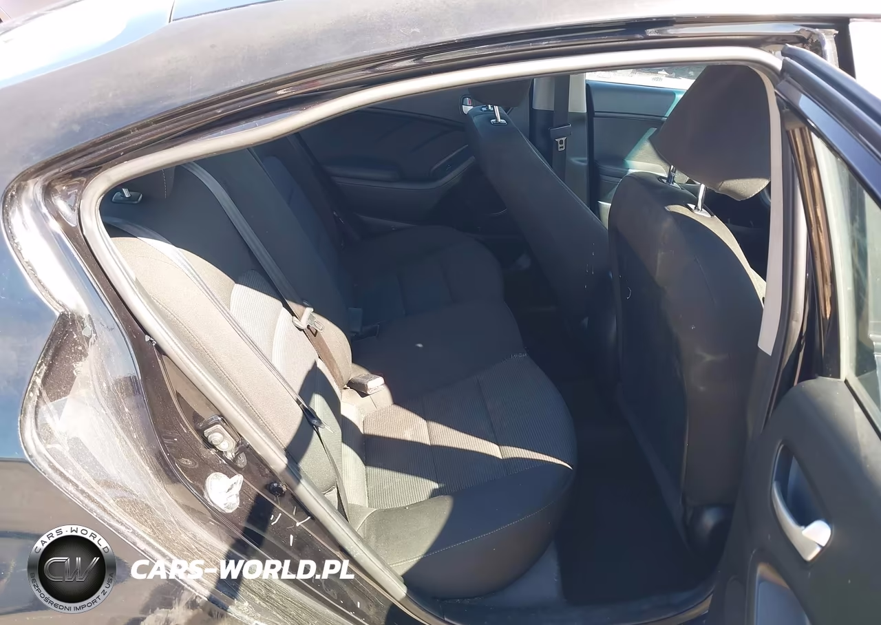 2018 Kia Forte Lx VIN:3KPFK4A75JE251662 - 8