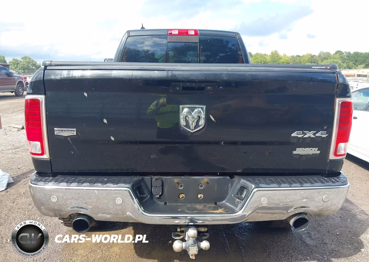 2018 Ram 1500 Laramie 4X4 6'4 Box VIN:1C6RR7VM9JS254398 - 16